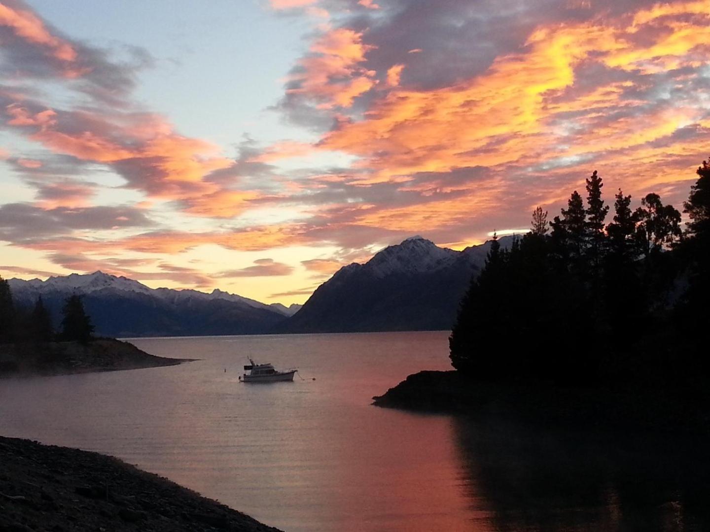 The Camp - Lake Hawea Luaran gambar